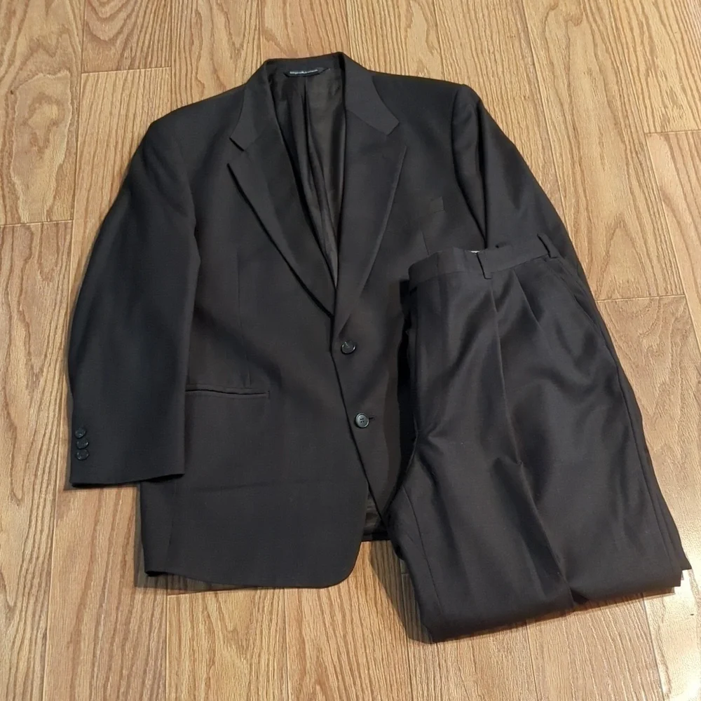 Coppley Two-Piece Wool Suit Gray w Light Blue Windowpane, Pants: 36x28 Coat: 43R